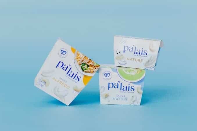 Palais sauce alfredo left spread nature top sauce nature bottom