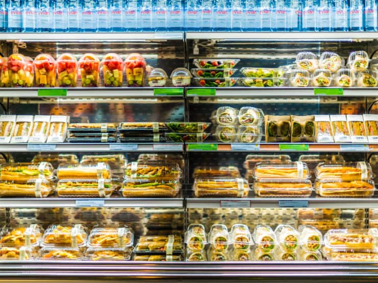 Supermarkt regal einkauf tiefkuehl frische Convenience produkte fertiggericht verpackt4