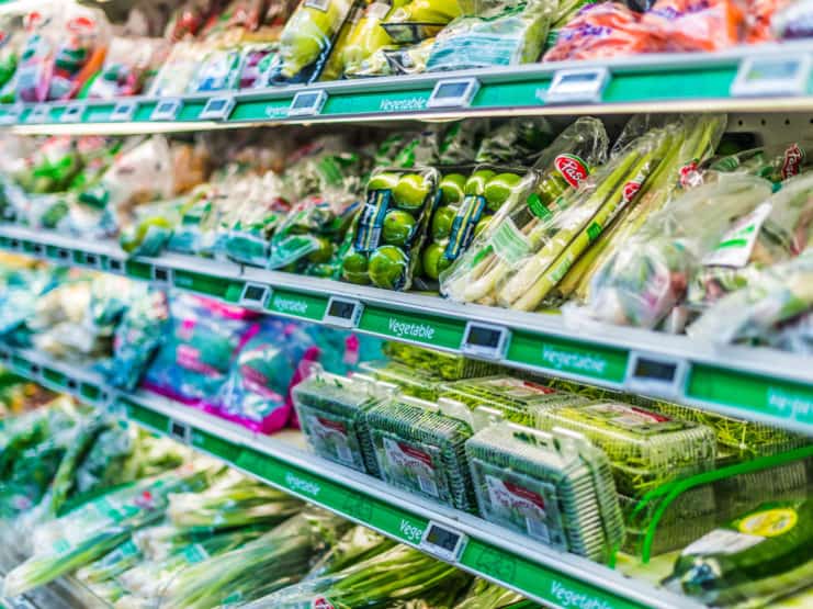 Supermarkt regal einkauf tiefkuehl frische Convenience produkte fertiggericht verpackt5