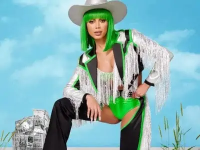 anitta-future-farm-2