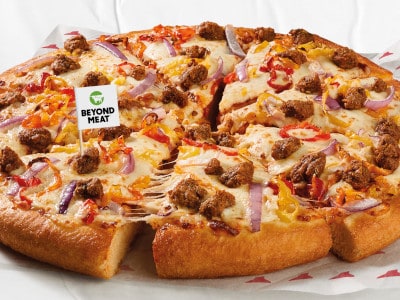 pizzahut beyondmeat partnerschaft italian sausage crumbles 1